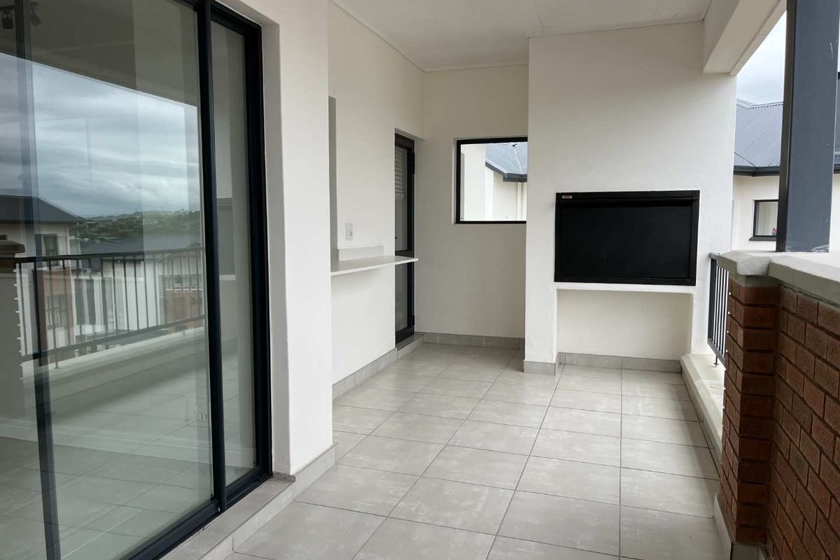 Modern Top-Floor 2-Bedroom Apartment To Rent in a Popular Balwin Estate - Photo 4