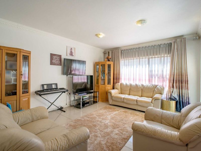 A 4 Bedroom Family Home for Sale in  Stone Ridge Country Estate - Photo 7