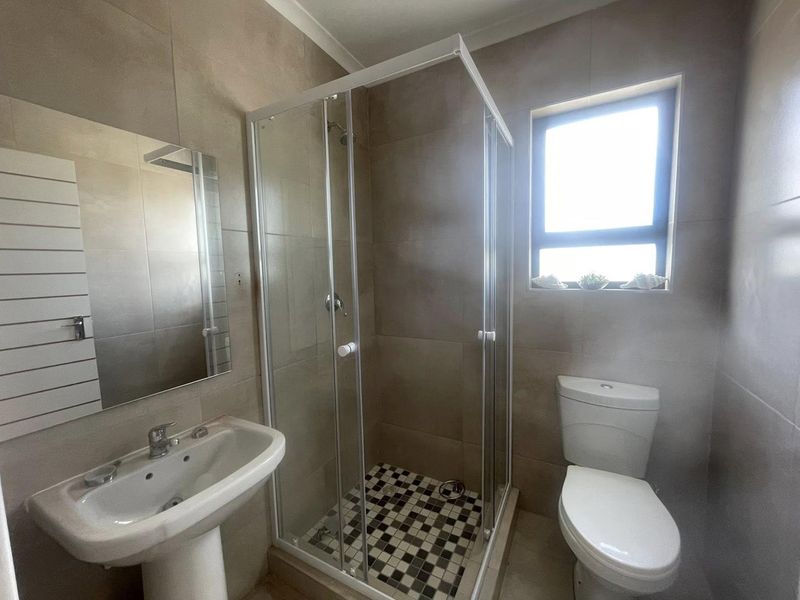 FOR SALE – BEAUTIFUL FREESTANDING HOME AT WATERFRONT - Photo 3