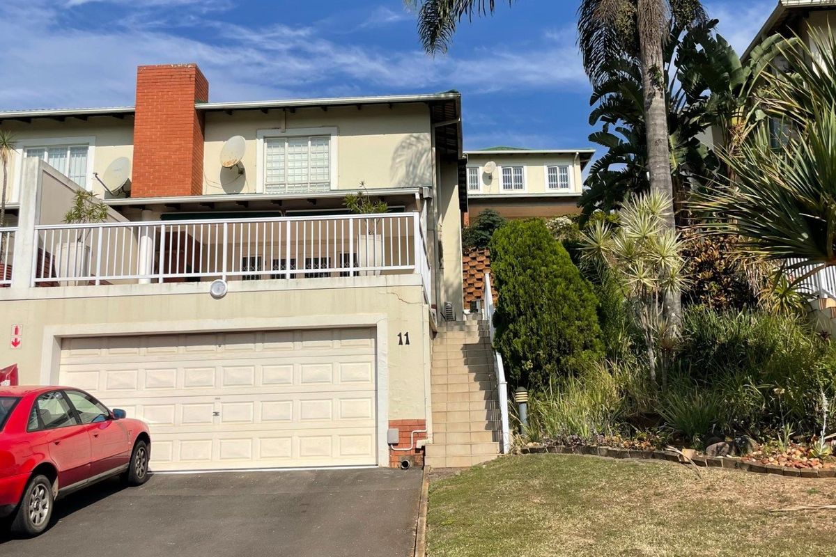 Modern 3 Bedroom Duplex To Let in Secure Mount Edgecombe Estate - Photo 3
