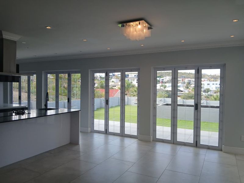 Two Homes, One Exceptional Property in Auasblick - Photo 5