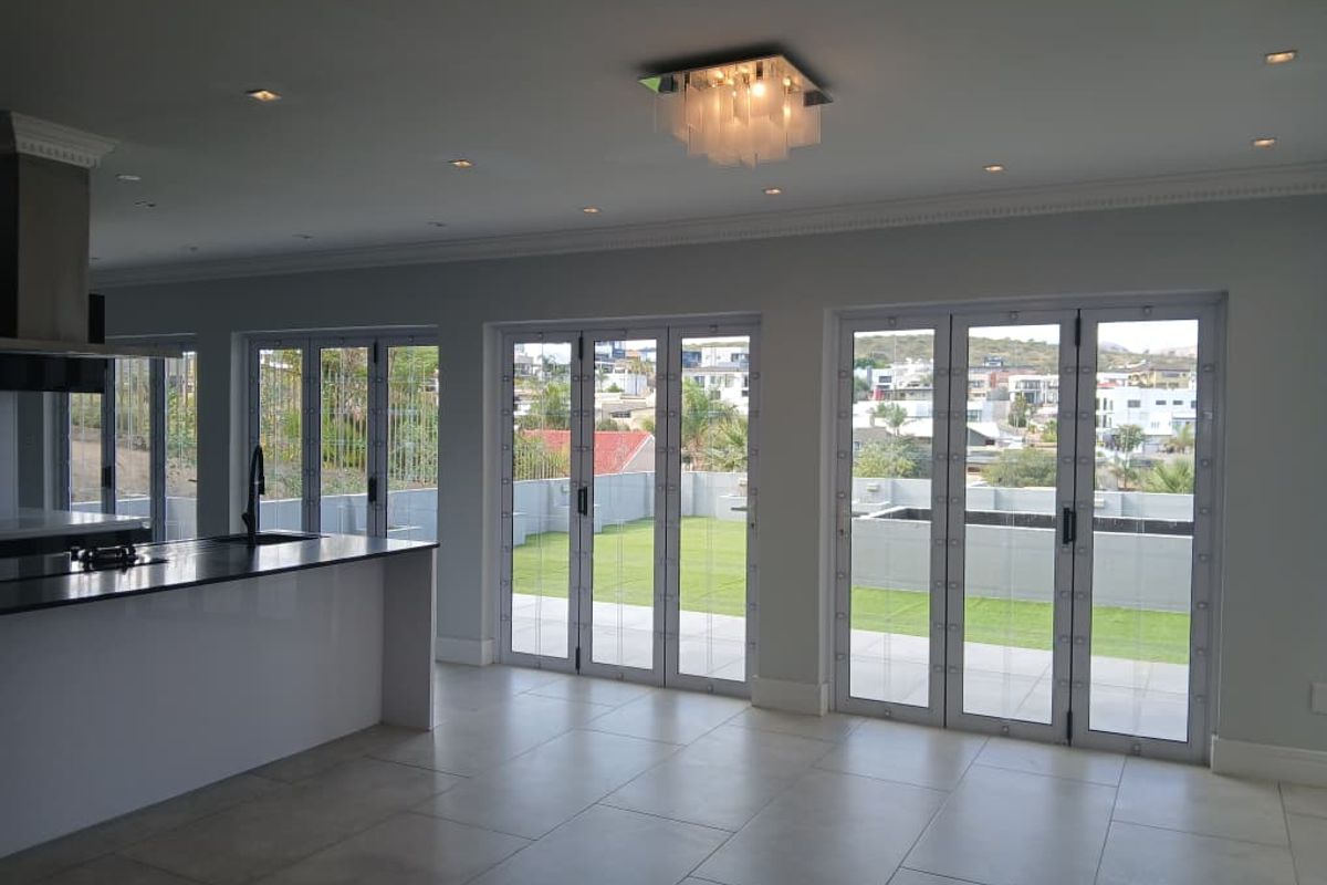 Two Homes, One Exceptional Property in Auasblick - Photo 5