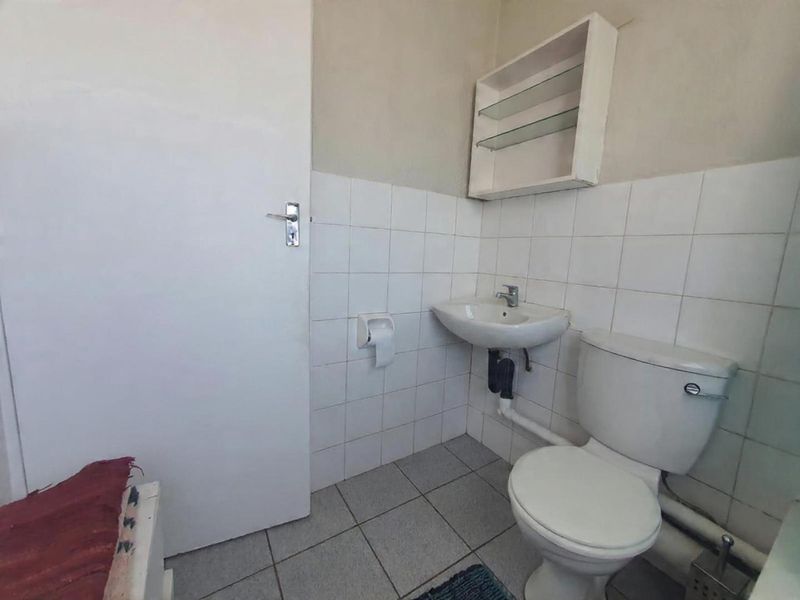 Townhouse - Investment Opportunity - Photo 6