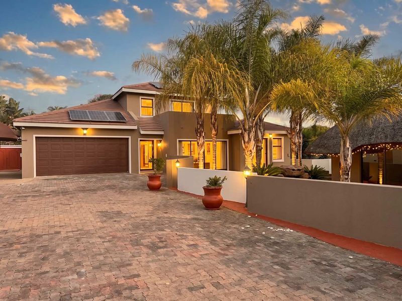 Stunning Four Bedroom Home in Excellent Estate, The Ultimate in Lifestyle Living - Photo 1
