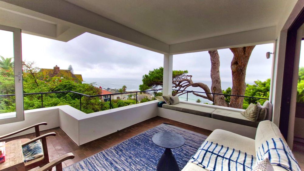 Balcony with seating