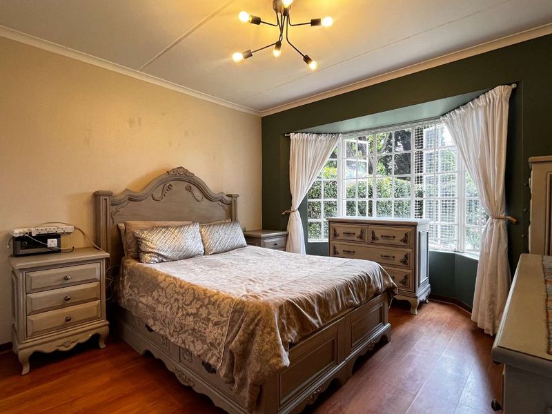 A Hidden Gem with Soul – Ground Floor Beauty - Photo 4