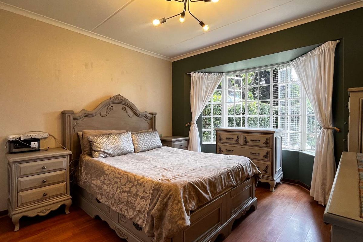 A Hidden Gem with Soul – Ground Floor Beauty - Photo 4