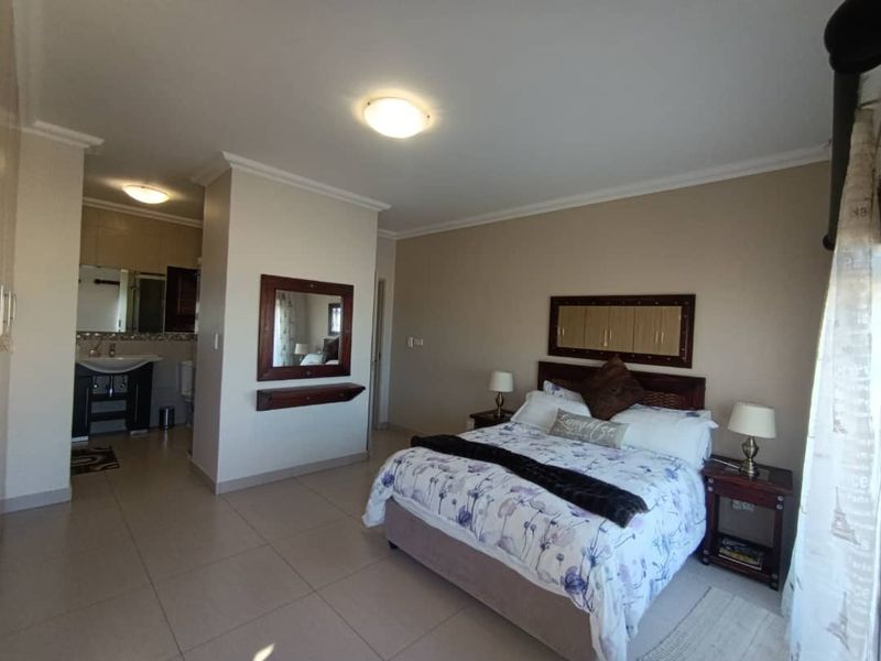 Townhouse with Sea View - Photo 10