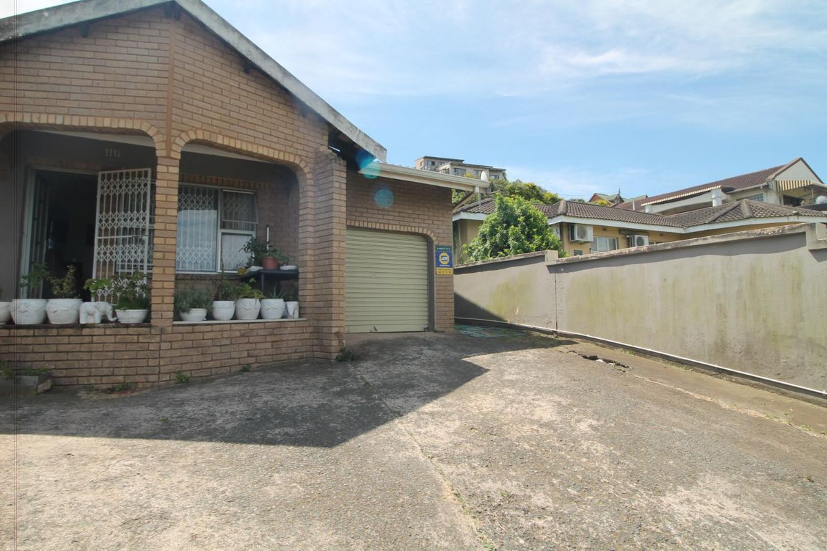 Newly Renovated 4 Bedroom House for Rent - Photo 2