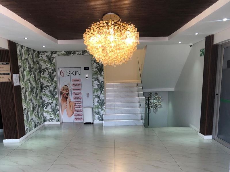 Medical Centre suite to rent - Photo 2