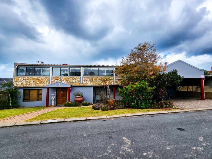 Property #2367794, House For Sale in Still Bay West