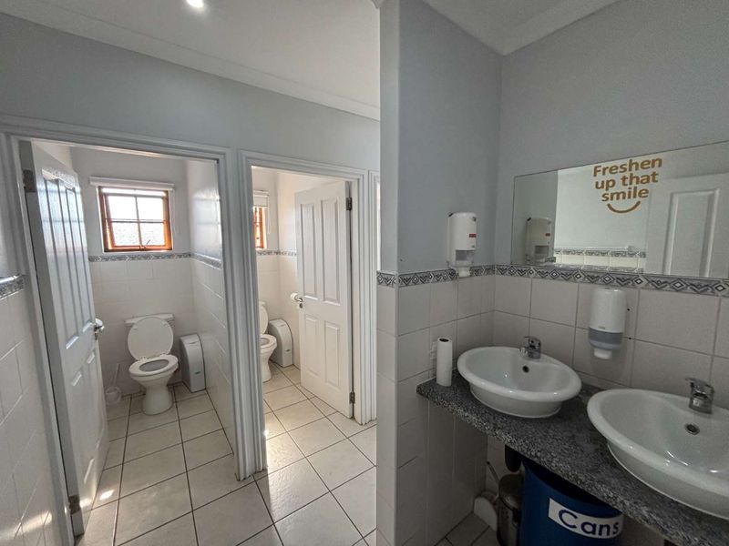 Standalone Commercial Building To Let | Secure Business Park | Old Main Road | ±563m2 - Photo 6