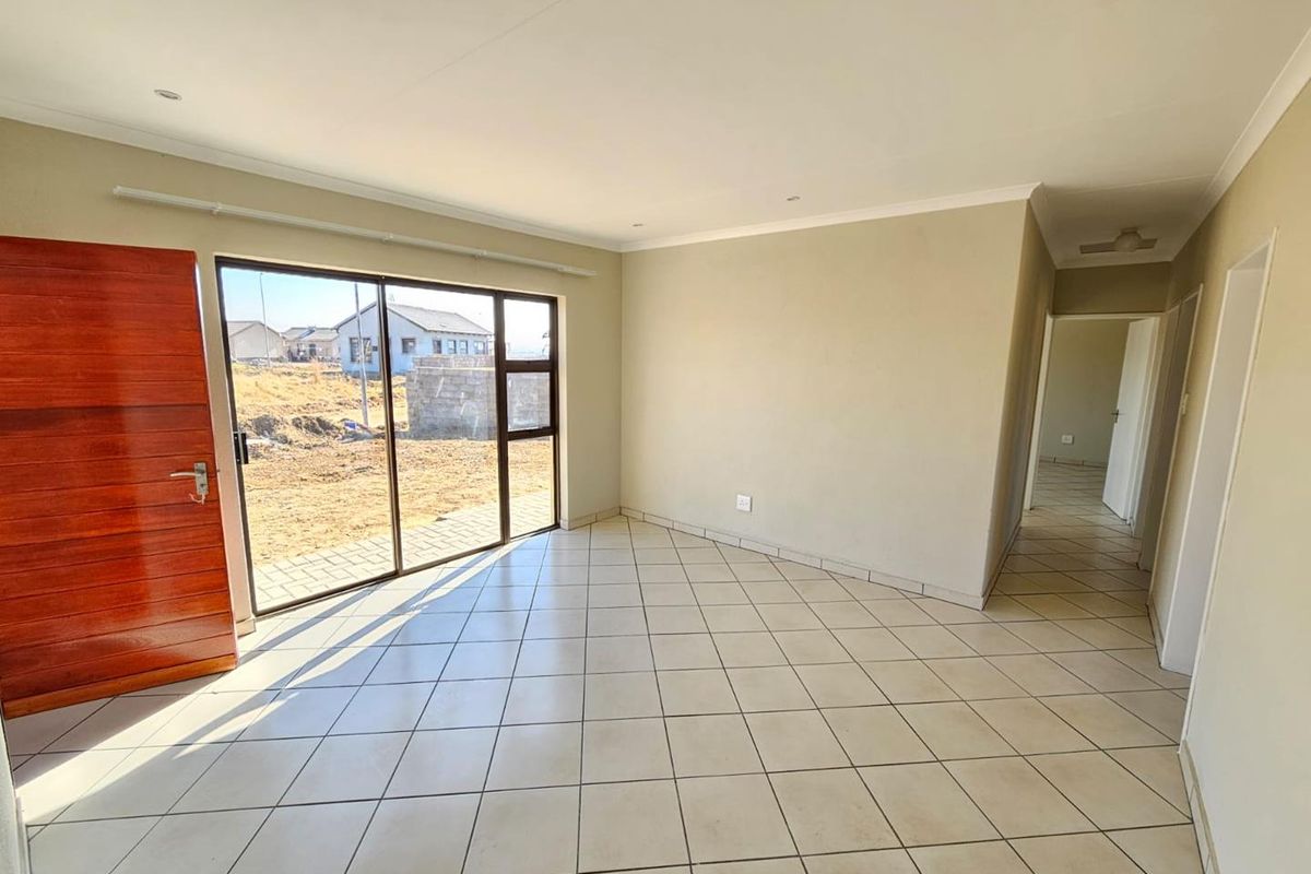 Modern Enclosed Estate - Photo 4