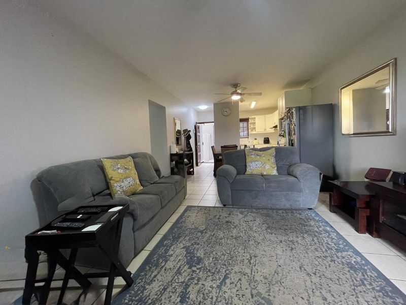 Spacious Ground Floor 3 Bedroom Apartment for sale in Ballito Central - Photo 7