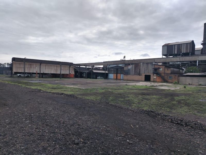 WORKSHOP, YARD AND SHED TO LET - Photo 2