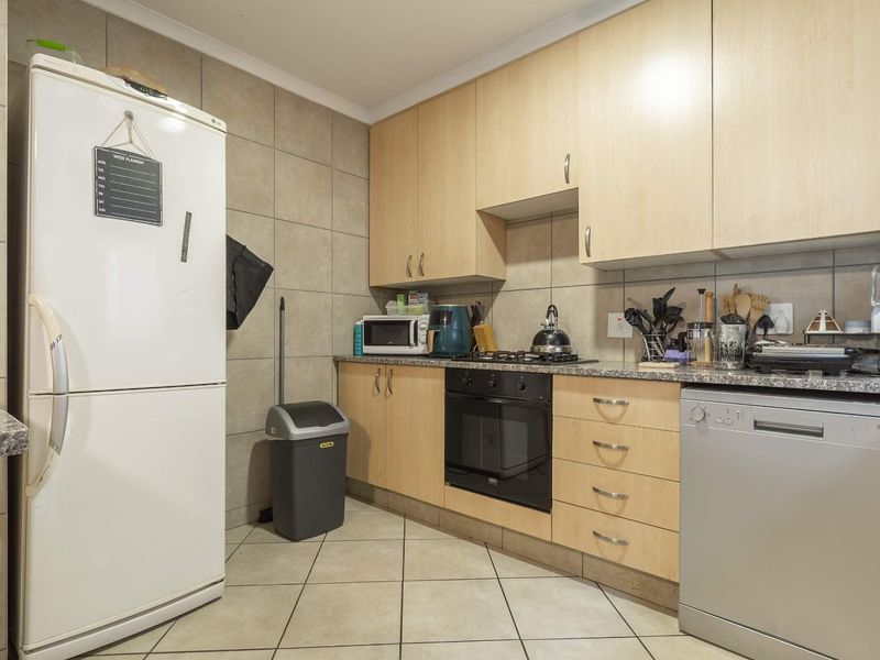 Four bedroom duplex in double security estate - Oukraal Estate - Tijger Vallei - Photo 7