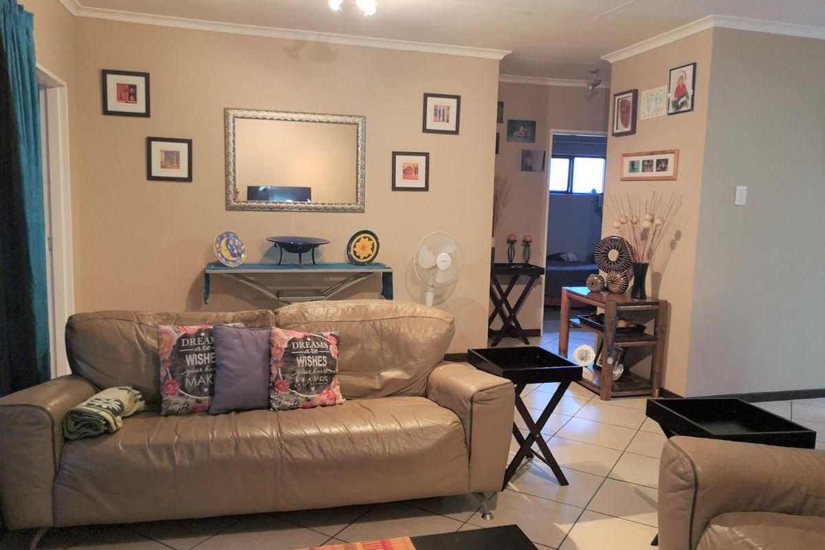 Lovely and Modern Two Bedroom Upstairs Unit Situated in Meyersdal - Photo 5