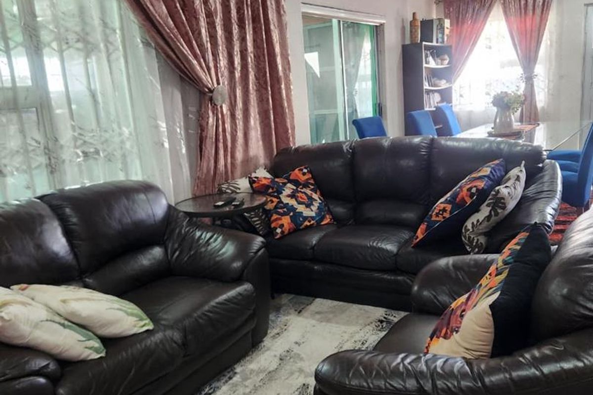 Family House for Sale in Mandela Park, Khayelitsha, Cape Town - Photo 2