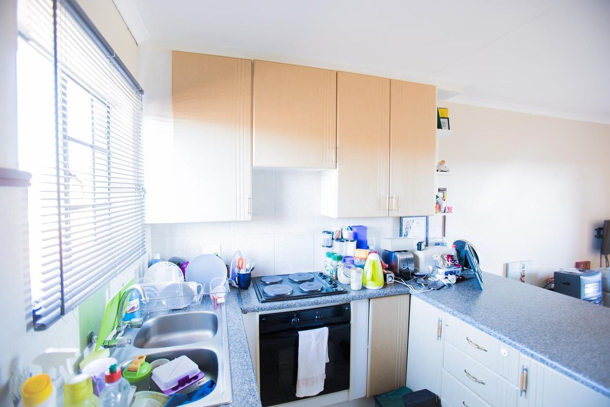 2 Bedroom Townhouse With A Covered Balcony - Photo 4