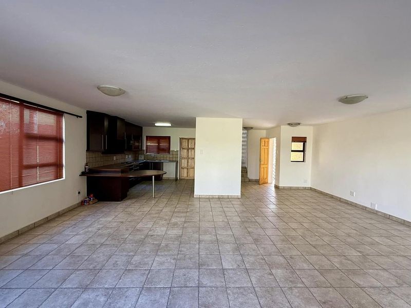 3 Bedroom Townhouse TO LET in Windhoek Country Club Golf Estate - Photo 3
