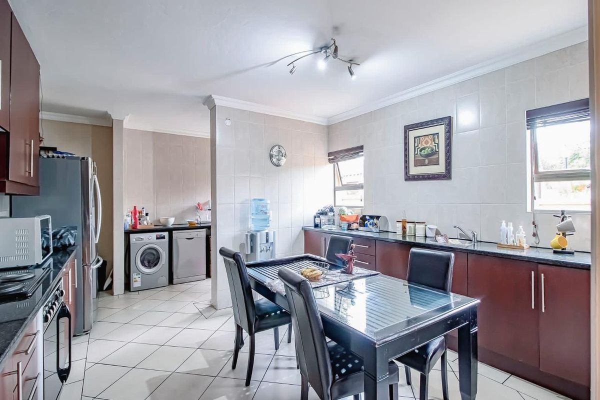 5 Bedroom Townhouse For Rent In Kosmosdal - Photo 5