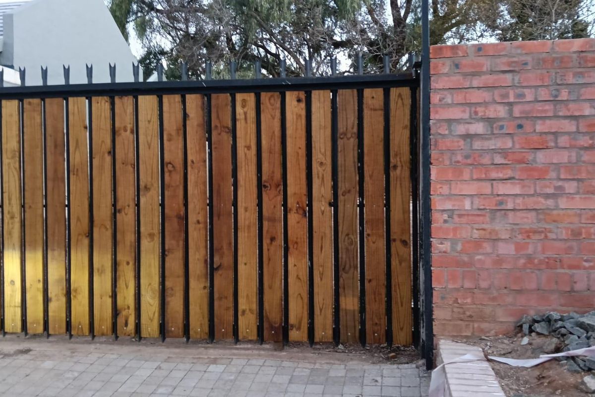 Vacant land in the heart of Heuwelsig - Photo 3