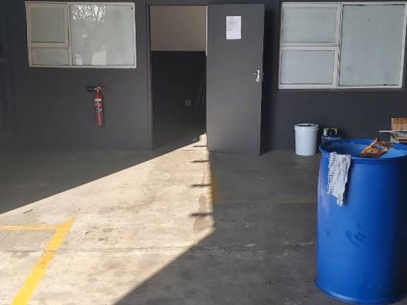 Warehouse/Distribution/manufacturing facility to let in Wilsonia. - Photo 6