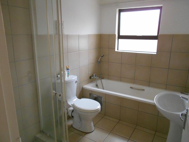 2 Bed, 1 Bath Apartment to rent - Photo 10