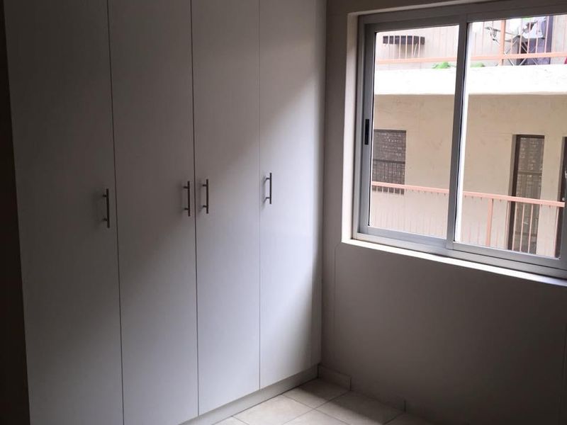 Safety & Convenience: Your Ideal 2-Bed Investment - Photo 3