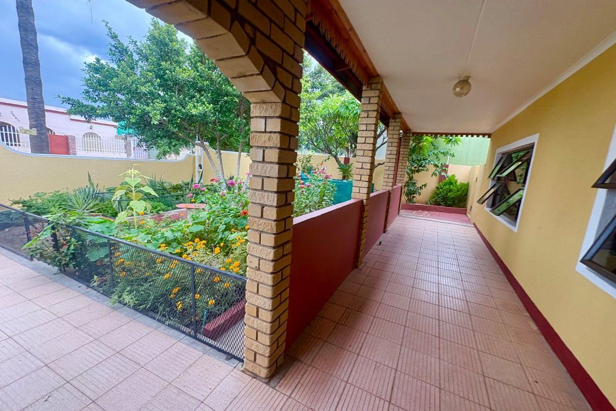 3 Bedrooms House For Sale in Khomasdal - Photo 4