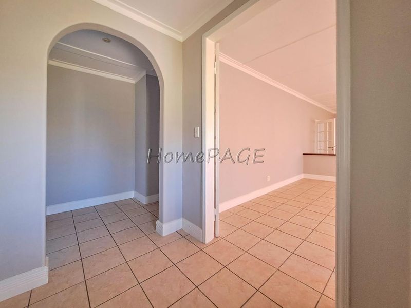 Lagoon, Walvis Bay:  4 Bedr Art Deco Home with 1 Bedr Flat is for Sale - Photo 5