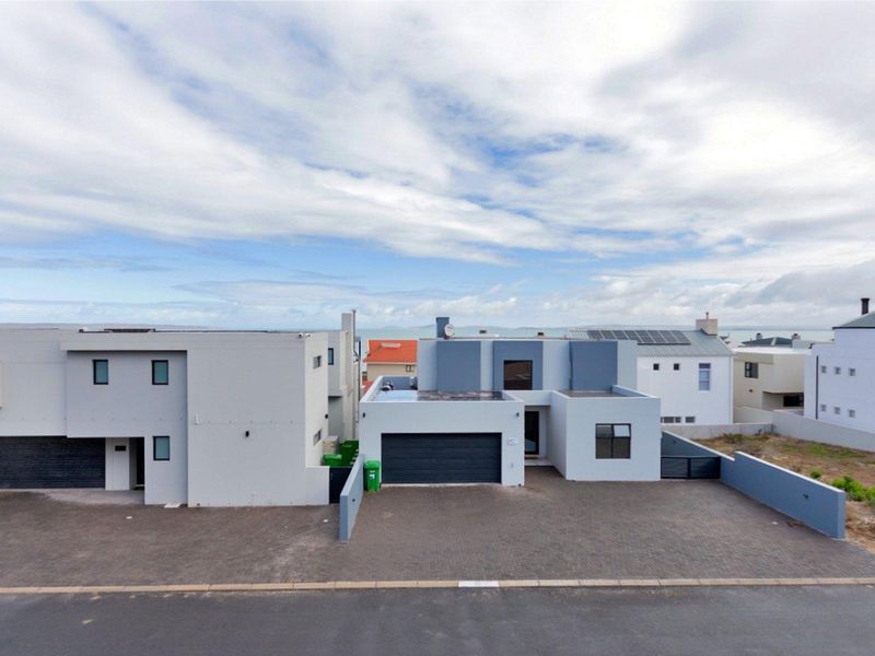 5 Bedroom House for sale in Calypso Beach Estate - Photo 2