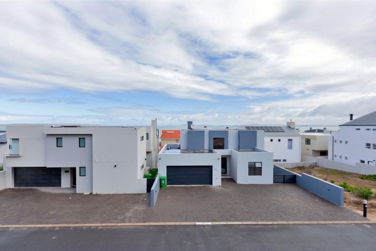 5 Bedroom House for sale in Calypso Beach Estate - Photo 2