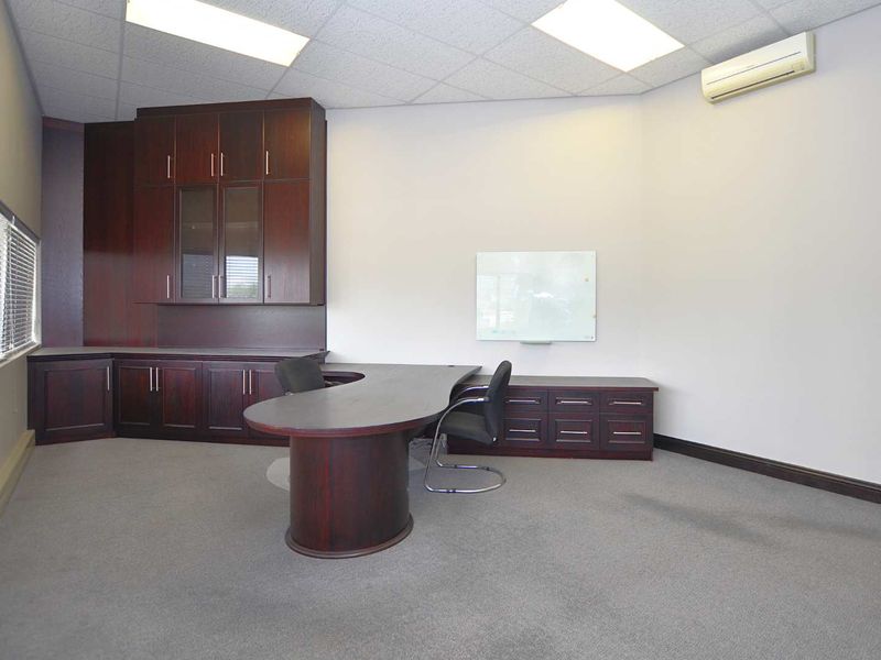 Commercial Office Space available - TO LET in Dal Josafat - Photo 10