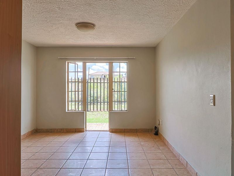 For the Upwardly Mobile - A Perfect One Bedroom Apartment - Photo 10