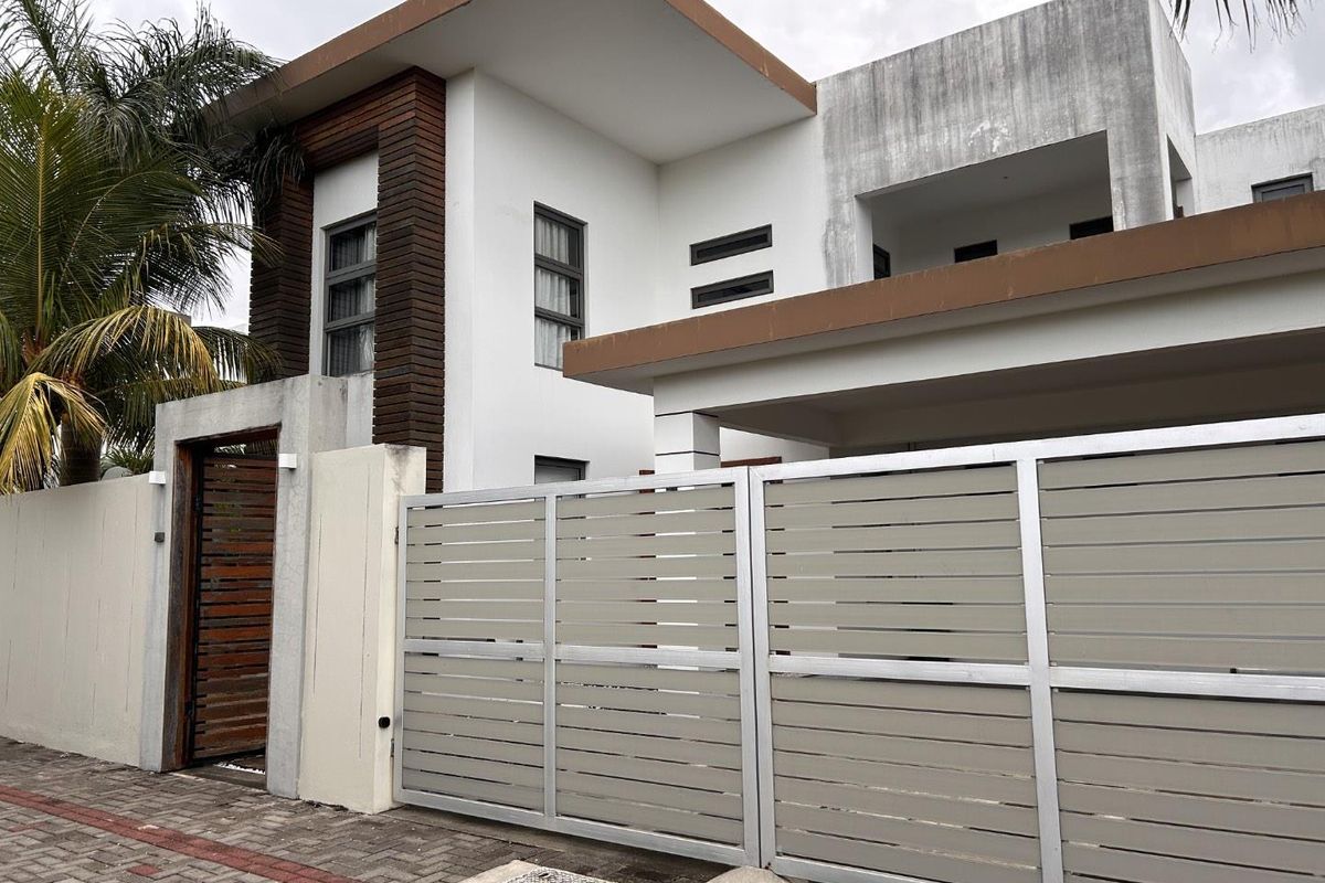 Luxury & Comfort - 4 Bedroom Duplex Villa with Swimming Pool in Grand Baie - Photo 3