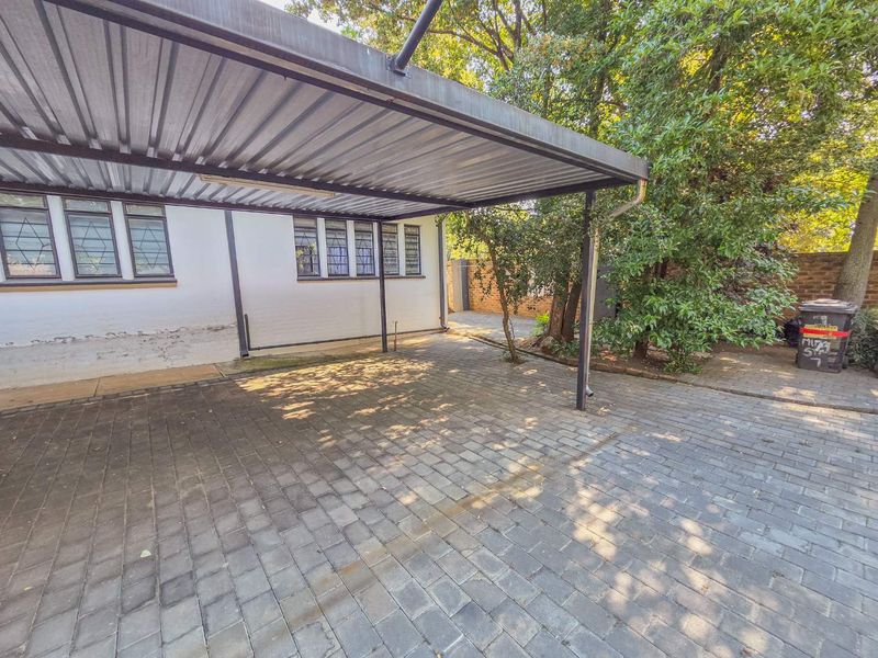 Fully Furnished Bachelor Unit for Rent – Two Blocks from UP Main Campus - Photo 10