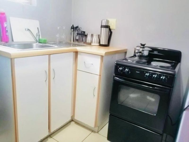 One-Bedroom Apartment in Caversham Glen, Pinetown - Practical Suburban Living - Photo 3