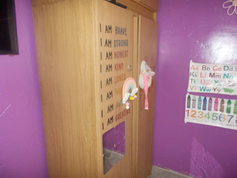 property for sale in a sought - after area - Photo 9