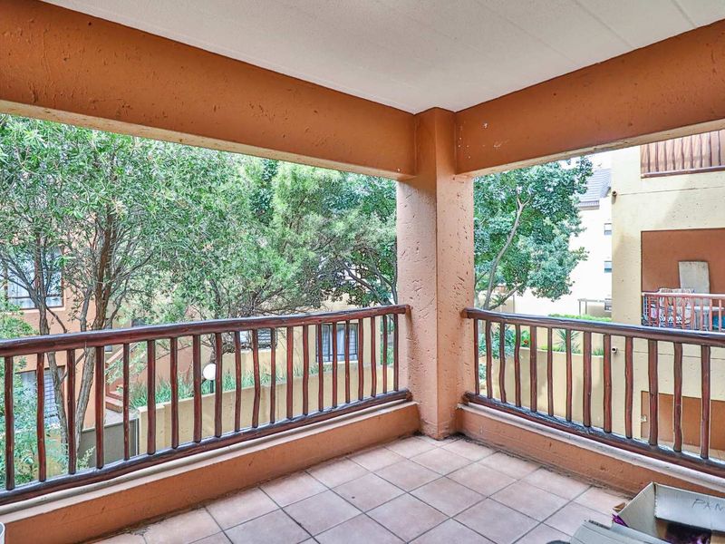 One bedroom apartment for sale in Lonehill - Photo 3