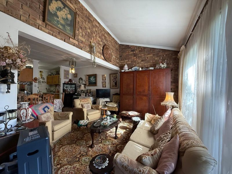 Charming 3-Bedroom Duet – A Hidden Gem with Garden Bliss - Photo 7