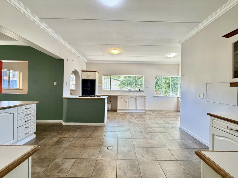 4 Bedroom House For Sale in Ludwigsdorf - Photo 7