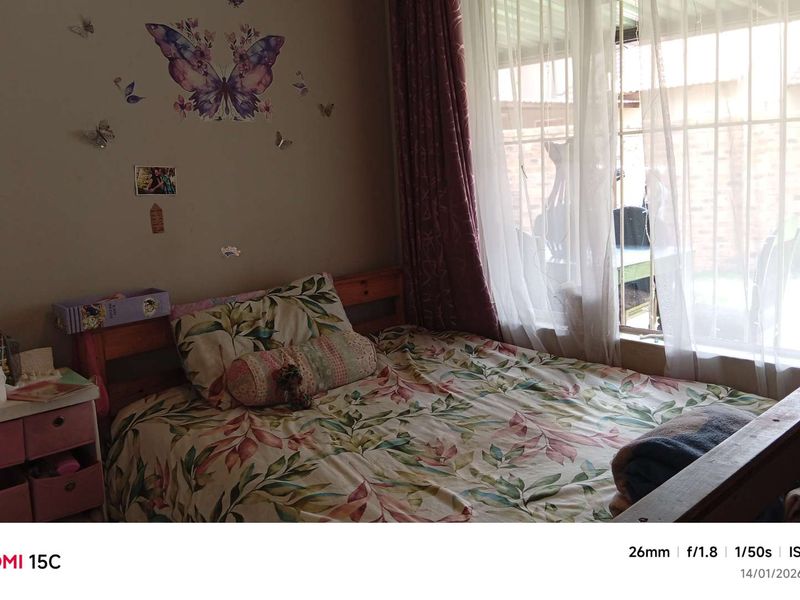 Three Bedroom Corner Townhouse with Garden & Braai - Photo 8