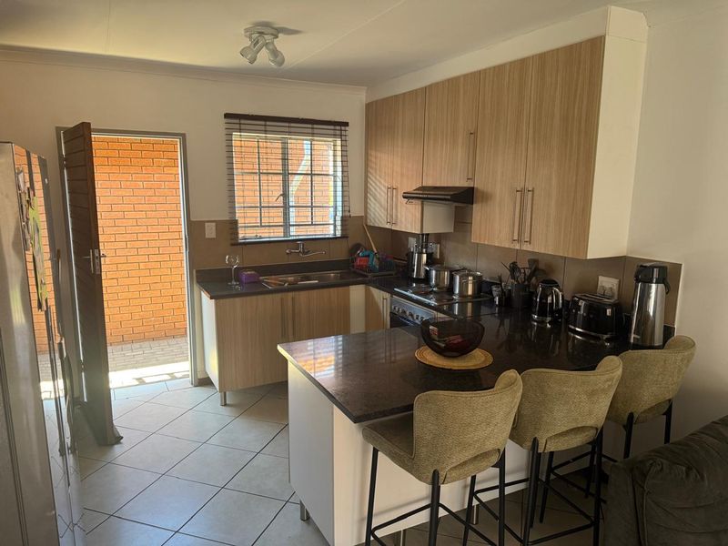 Modern 3-Bedroom Apartment with Garden in Monavoni, Centurion - Photo 2
