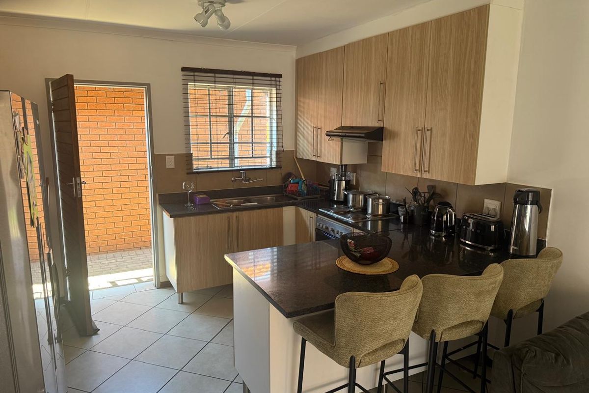 Modern 3-Bedroom Apartment with Garden in Monavoni, Centurion - Photo 2