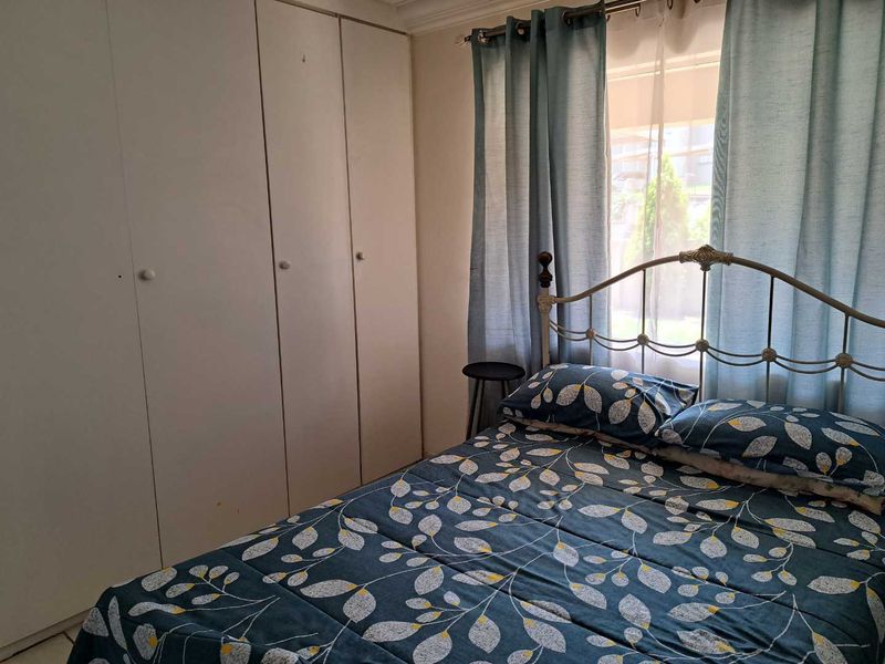 Secure 2-bedroom apartment in Halfway Gardens with garden - Photo 10