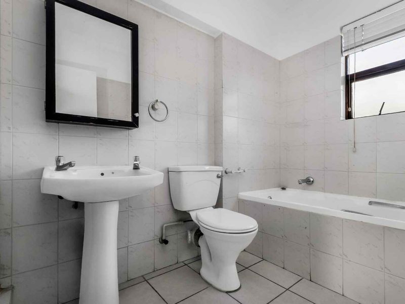 2 BEDROOM, 2 BATHROOM APARTMENT FOR SALE IN FOURWAYS - Photo 9