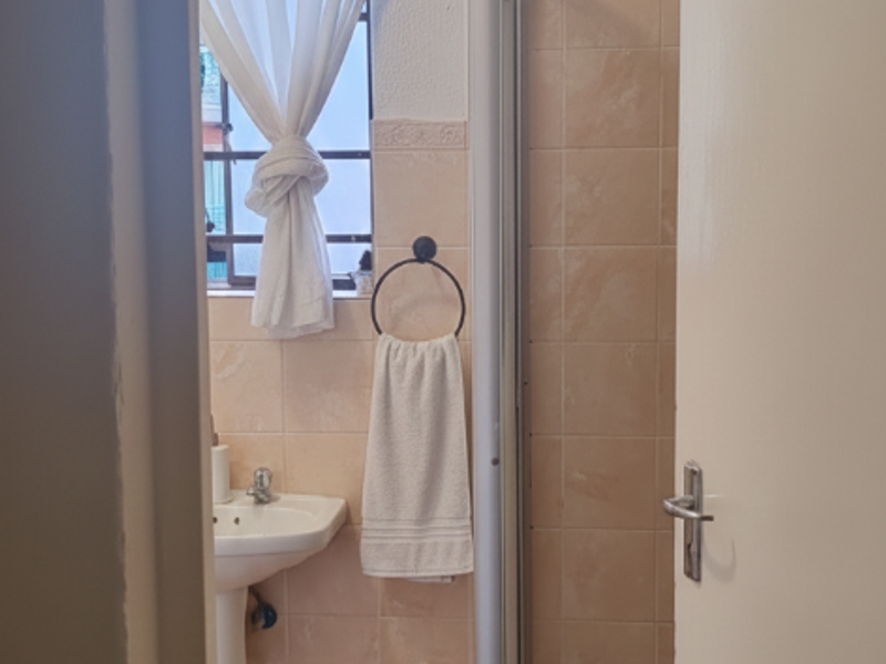 Cozy Midrand Living: Your Dream Apartment! - Photo 10