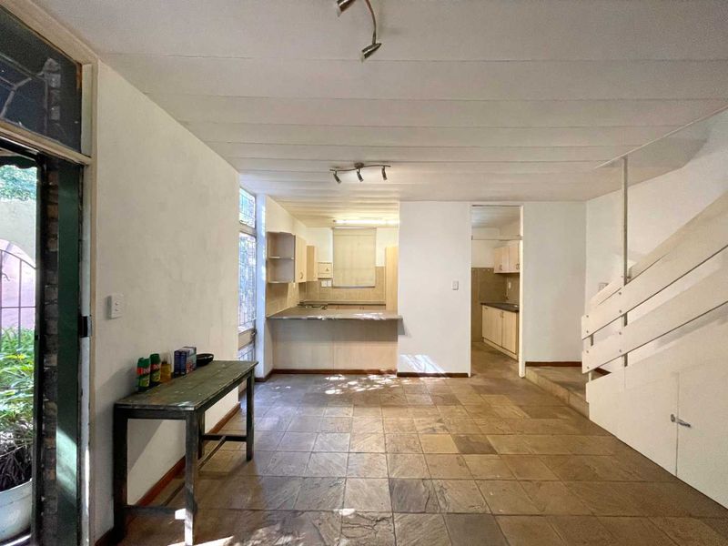 Comfy Townhouse in Lush Complex - Photo 8