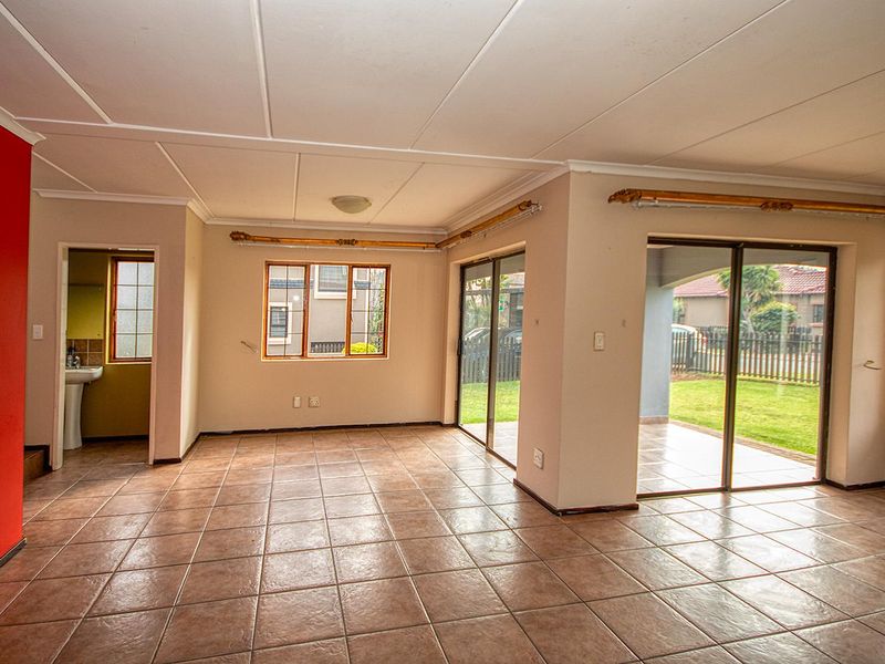 3 bed Meyersig corner stand family home! - Photo 6